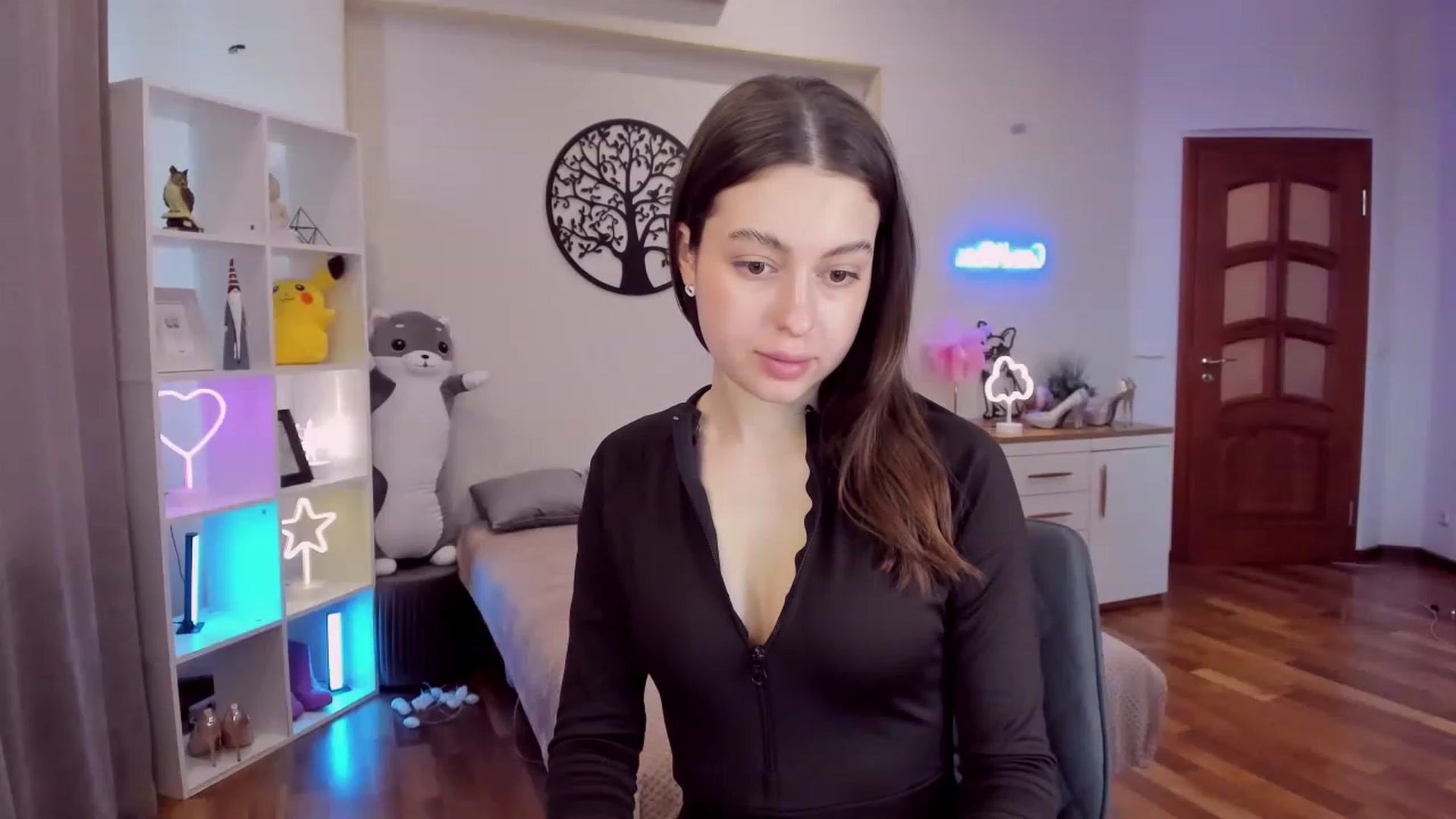 Gallery image thumbnail from LoraAmes's myfreecams stream on, 01/31/2023, 12:31 image 10 of 20