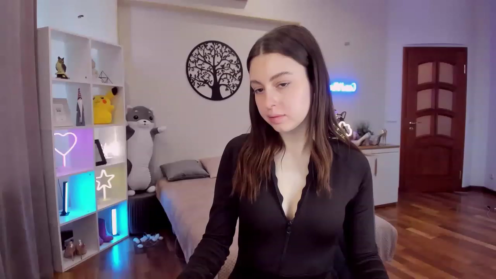Gallery image thumbnail from LoraAmes's myfreecams stream on, 01/31/2023, 12:31 image 2 of 20