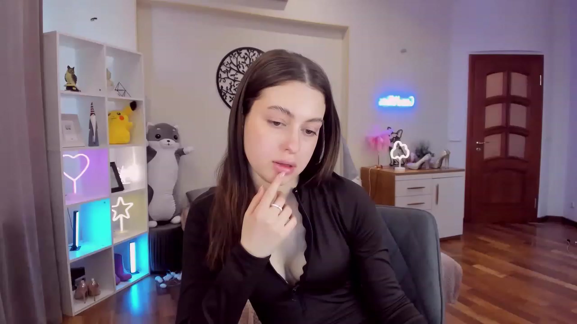 Gallery image thumbnail from LoraAmes's myfreecams stream on, 01/31/2023, 12:31 image 7 of 20