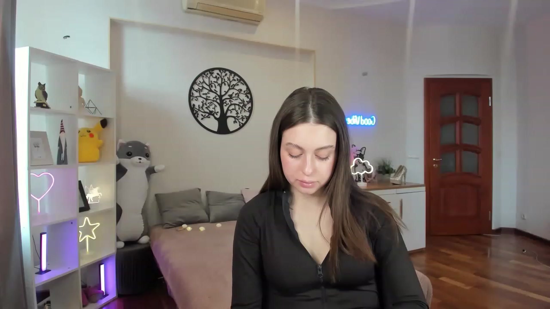 Gallery image thumbnail from LoraAmes's myfreecams stream on, 02/10/2023, 12:26 image 11 of 20