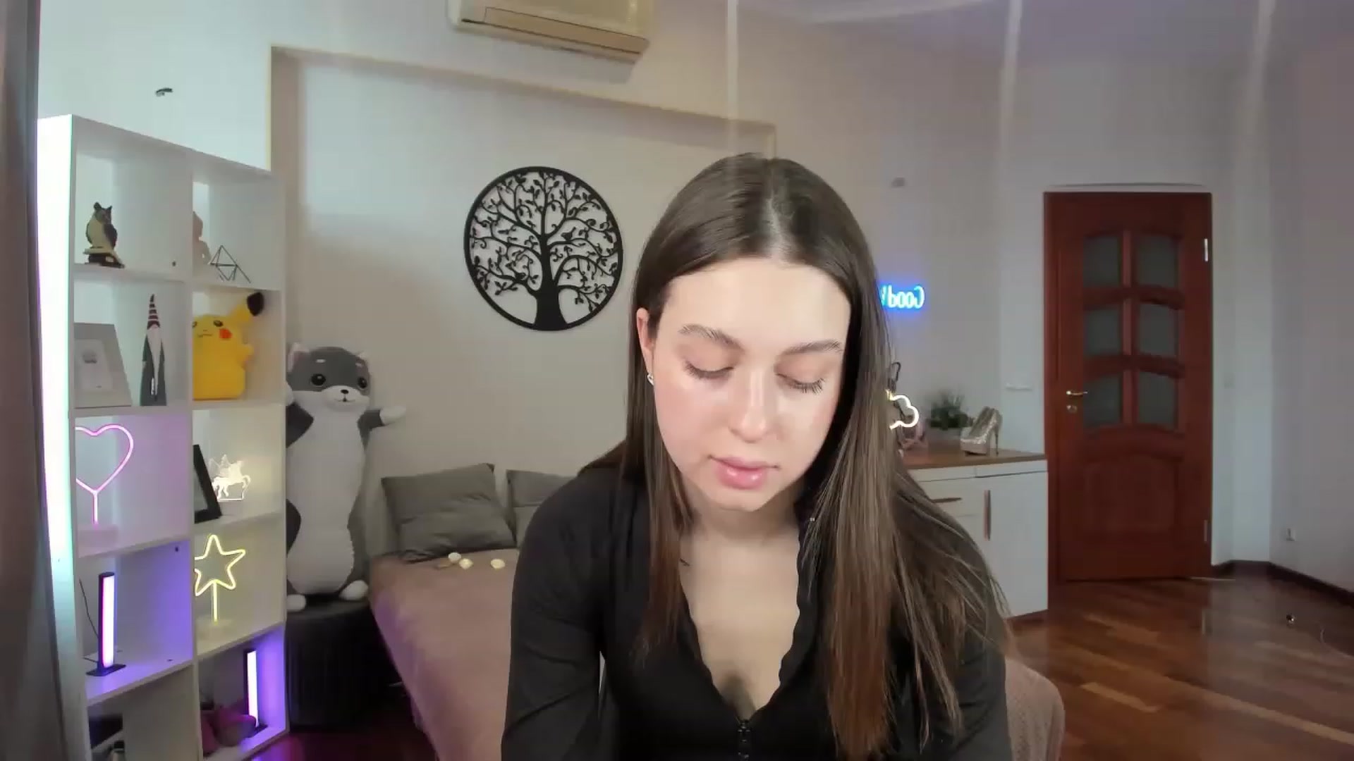 Gallery image thumbnail from LoraAmes's myfreecams stream on, 02/10/2023, 12:26 image 13 of 20
