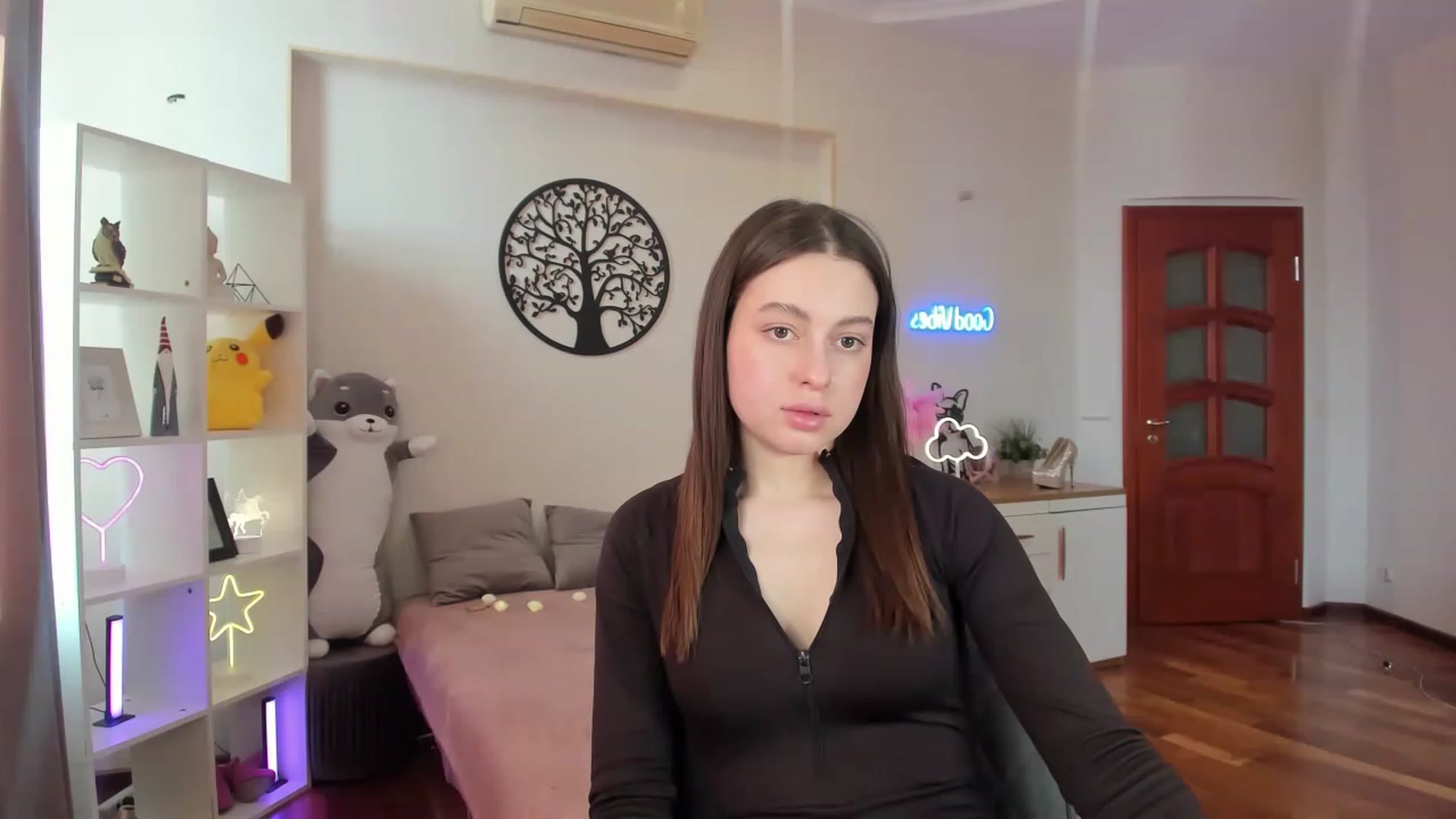 Gallery image thumbnail from LoraAmes's myfreecams stream on, 02/10/2023, 12:26 image 1 of 20
