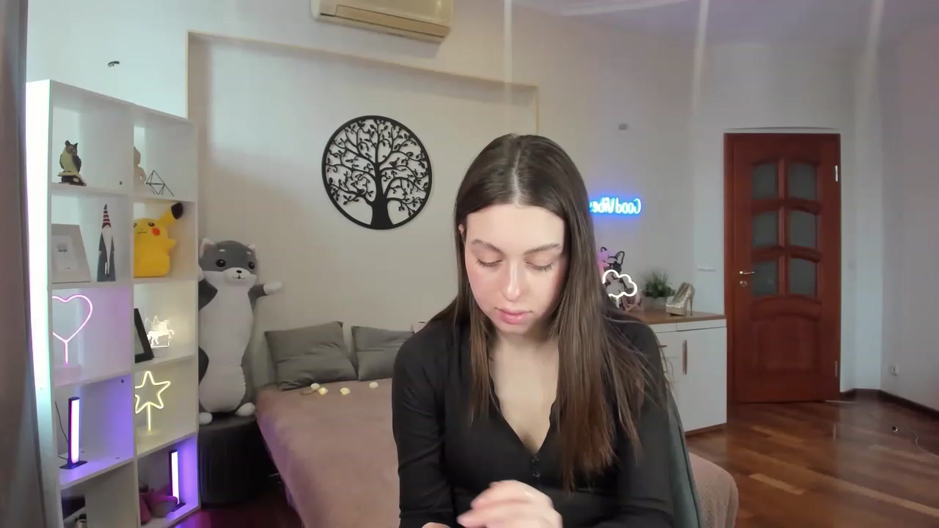 Gallery image thumbnail from LoraAmes's myfreecams stream on, 02/10/2023, 12:26 image 14 of 20