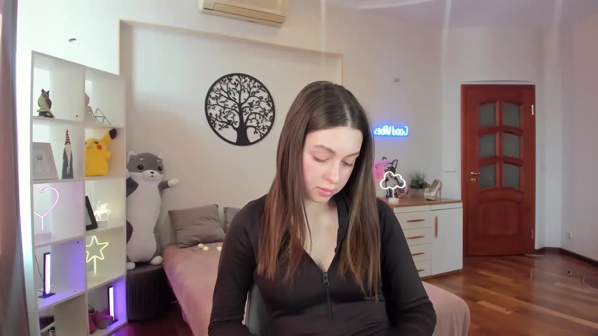 Gallery image thumbnail from LoraAmes's myfreecams stream on, 02/10/2023, 12:26 image 5 of 20