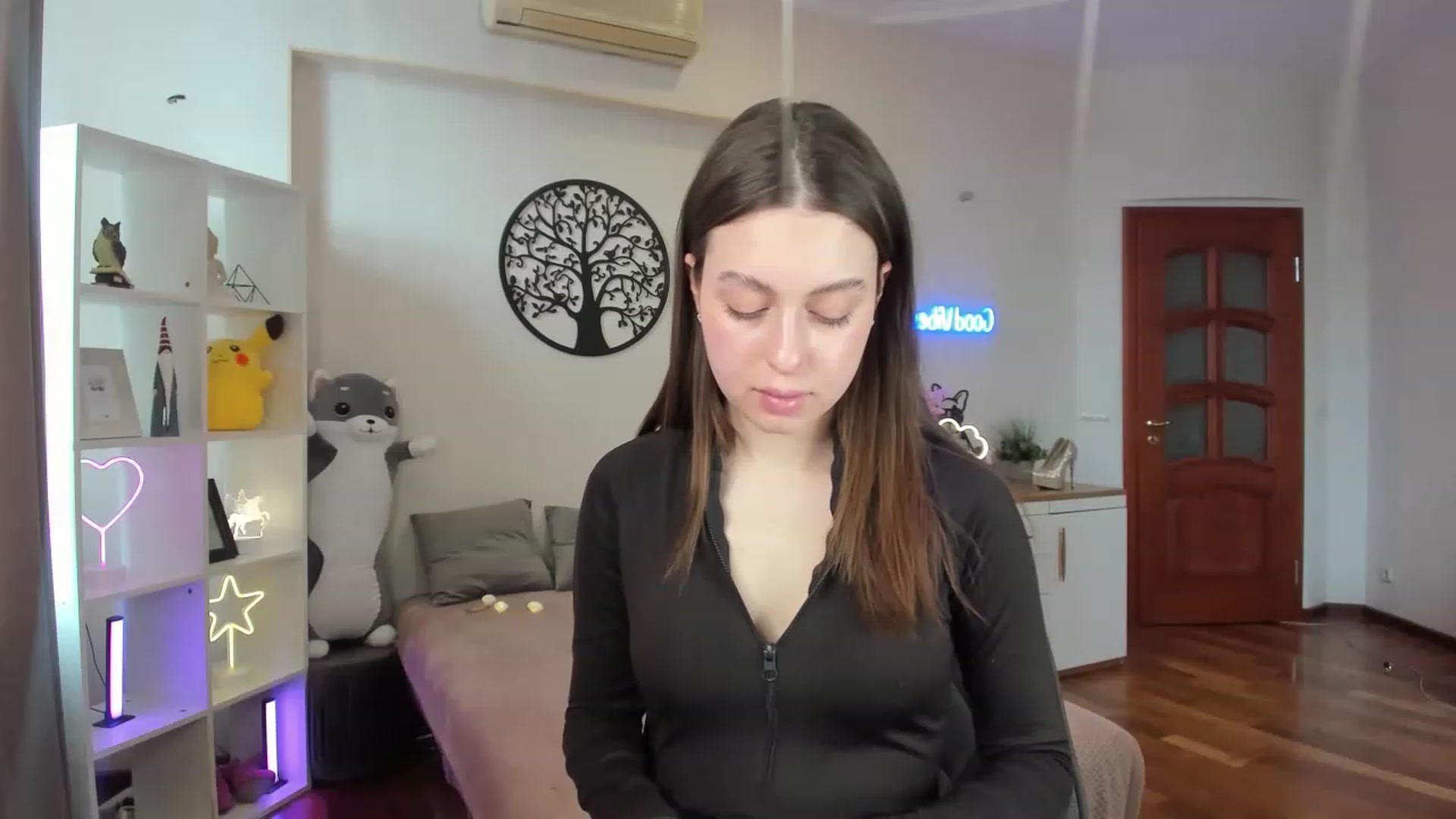Gallery image thumbnail from LoraAmes's myfreecams stream on, 02/10/2023, 12:26 image 16 of 20