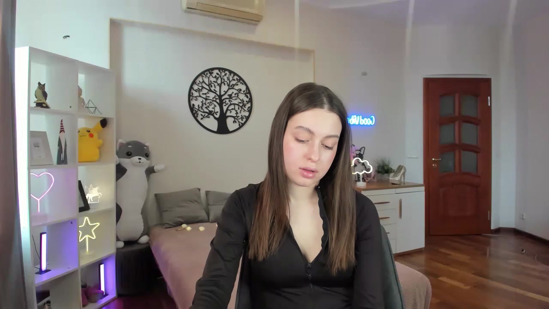 Gallery image thumbnail from LoraAmes's myfreecams stream on, 02/10/2023, 12:26 image 7 of 20