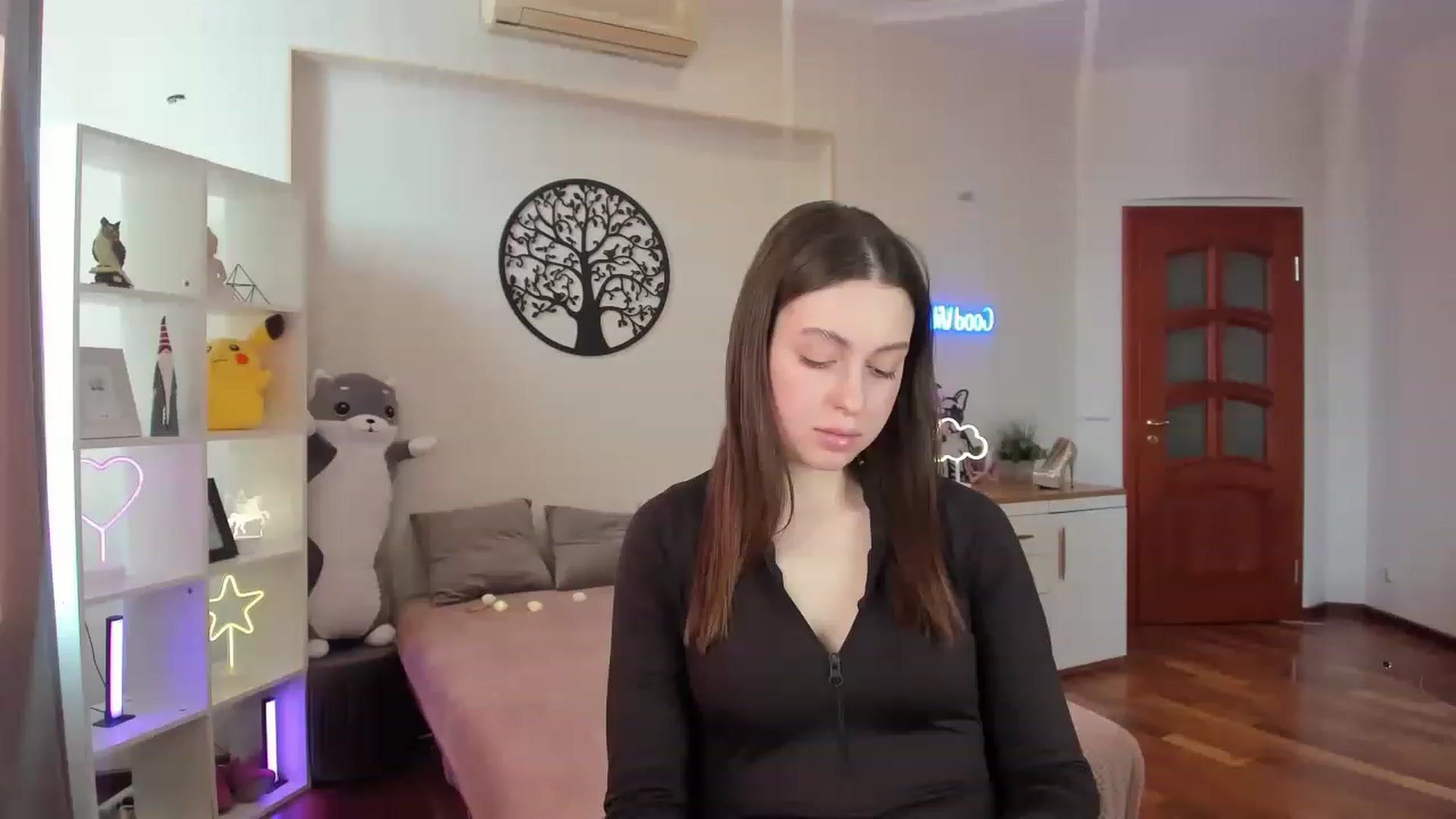 Gallery image thumbnail from LoraAmes's myfreecams stream on, 02/10/2023, 12:26 image 2 of 20
