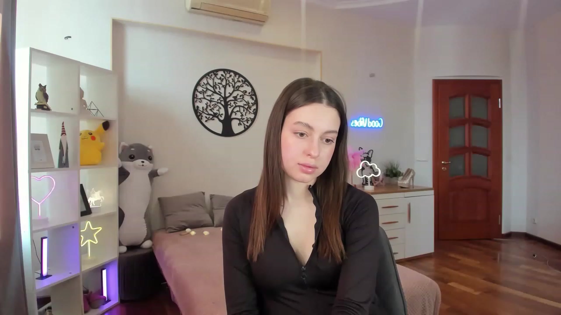 Gallery image thumbnail from LoraAmes's myfreecams stream on, 02/10/2023, 12:26 image 3 of 20