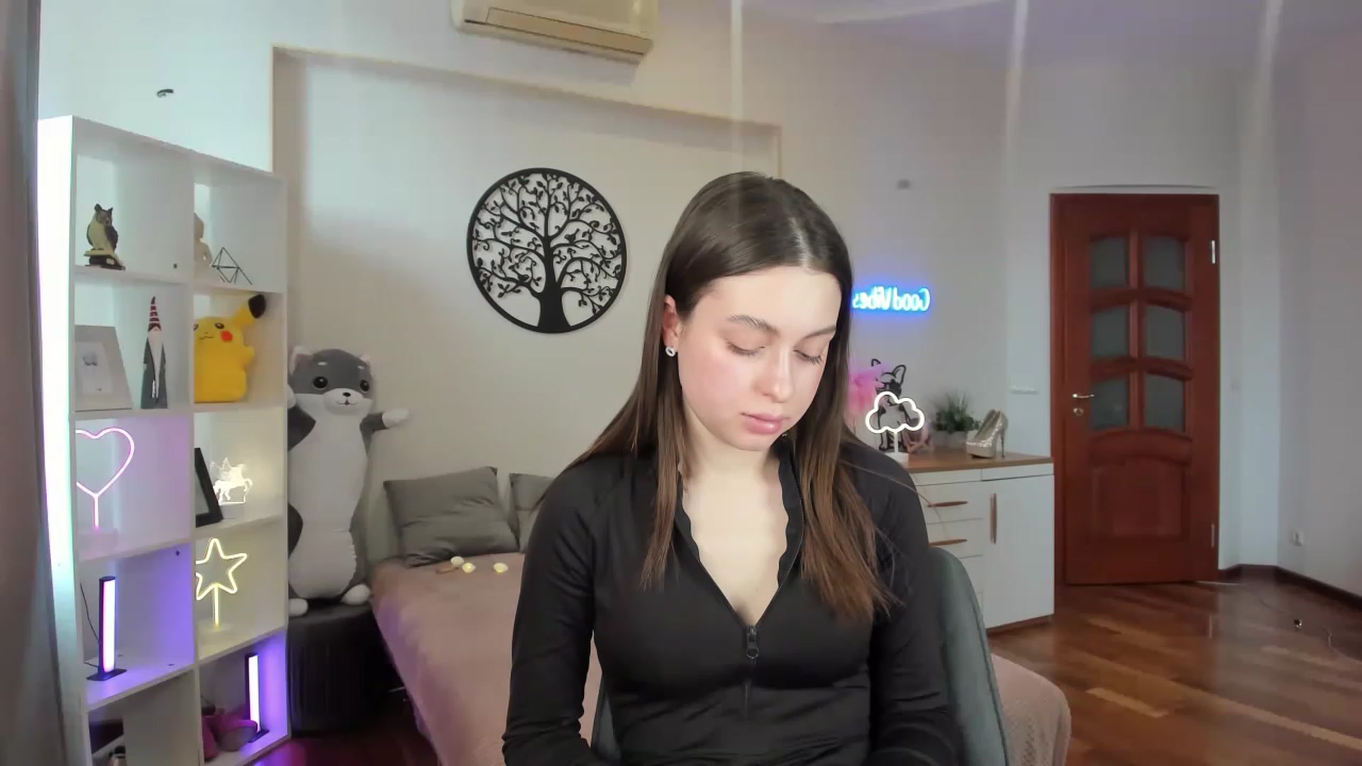 Gallery image thumbnail from LoraAmes's myfreecams stream on, 02/10/2023, 12:26 image 18 of 20