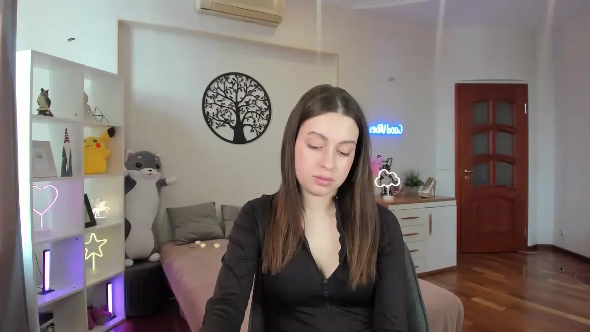 Gallery image thumbnail from LoraAmes's myfreecams stream on, 02/10/2023, 12:26 image 6 of 20