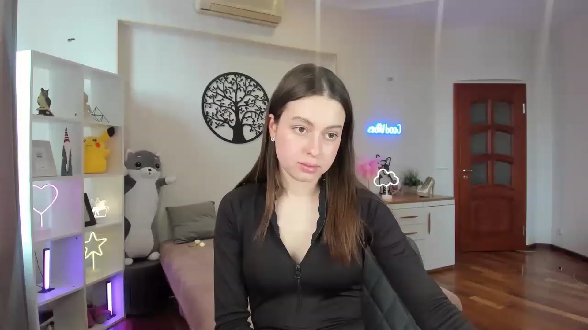 Gallery image thumbnail from LoraAmes's myfreecams stream on, 02/10/2023, 12:26 image 17 of 20