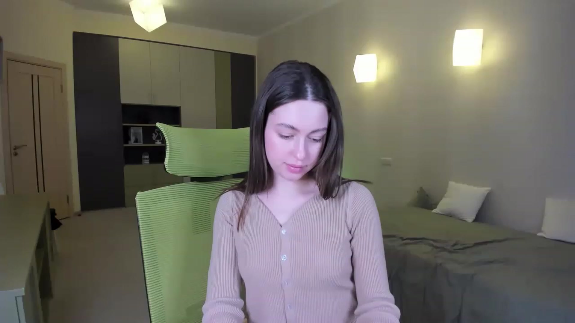 Gallery image thumbnail from LoraAmes's myfreecams stream on, 03/08/2023, 10:20 image 17 of 20