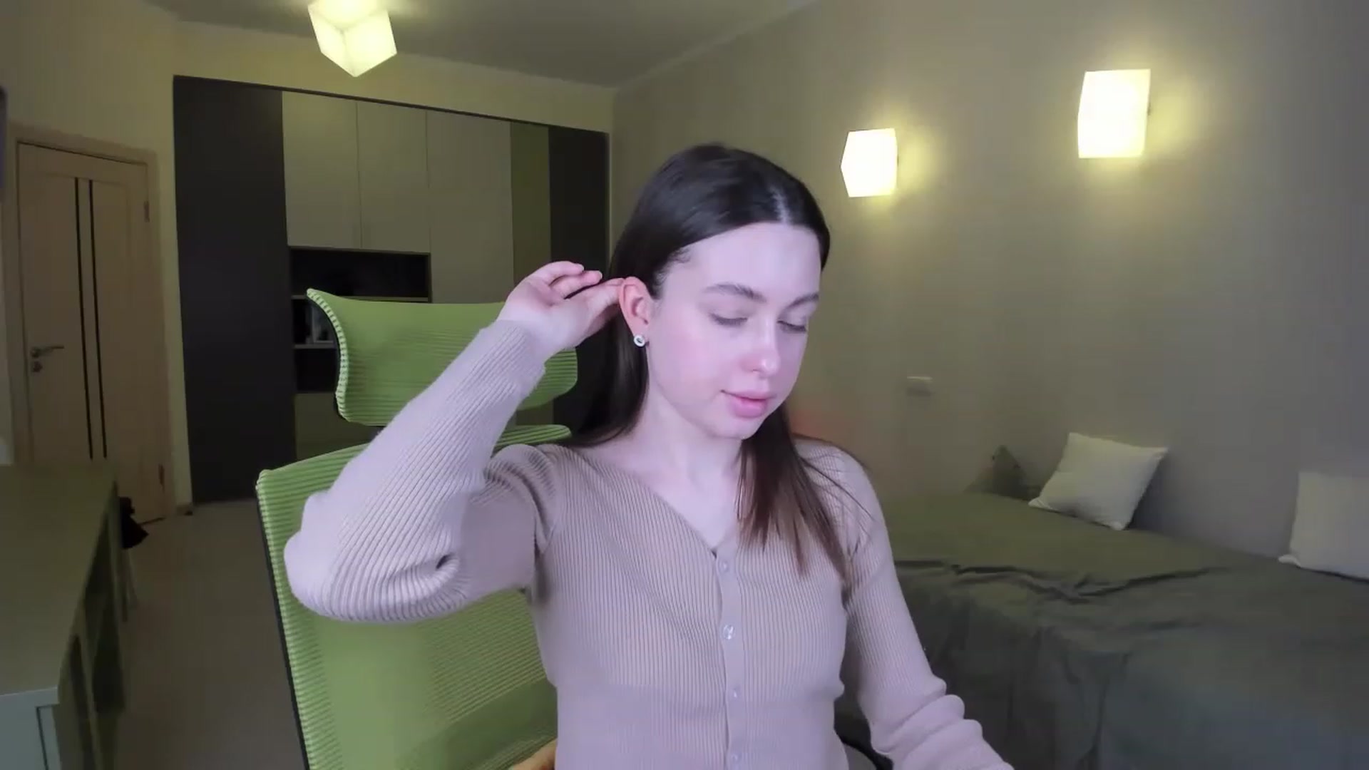 Gallery image thumbnail from LoraAmes's myfreecams stream on, 03/08/2023, 10:20 image 14 of 20