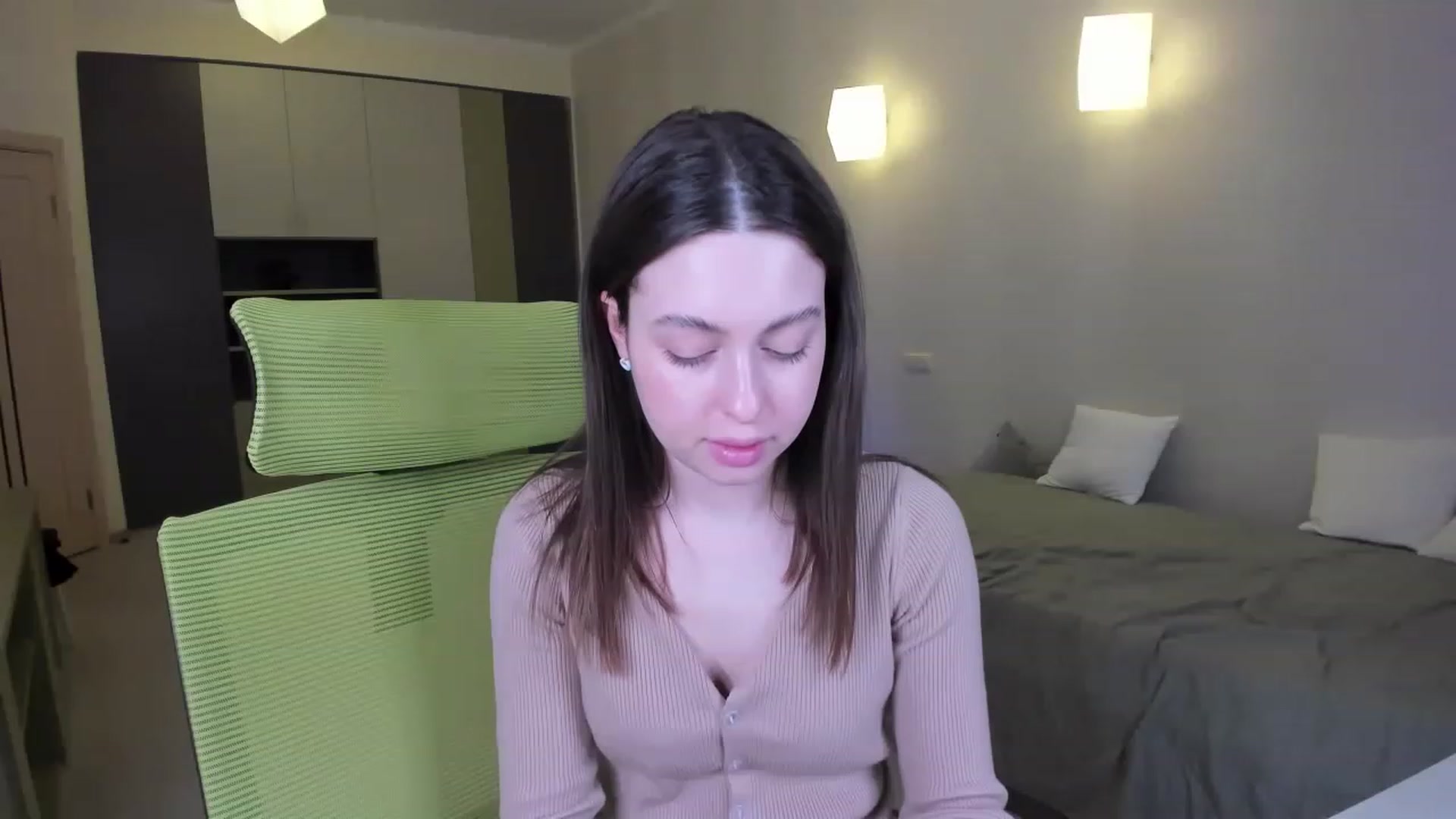 Gallery image thumbnail from LoraAmes's myfreecams stream on, 03/08/2023, 12:33 image 18 of 20