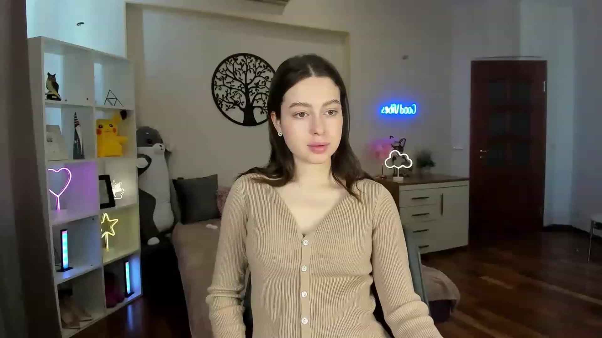 Gallery image thumbnail from LoraAmes's myfreecams stream on, 03/14/2023, 08:38 image 2 of 20
