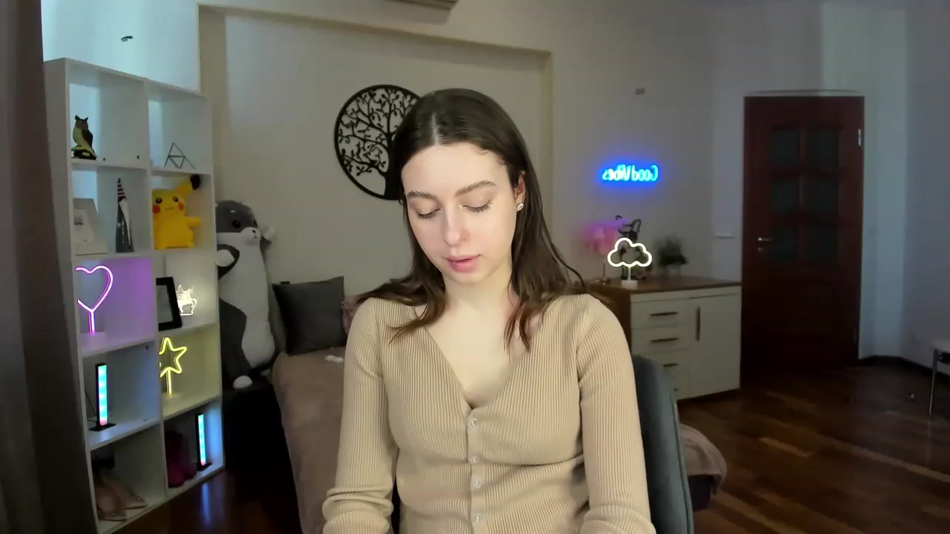 Gallery image thumbnail from LoraAmes's myfreecams stream on, 03/14/2023, 08:38 image 5 of 20