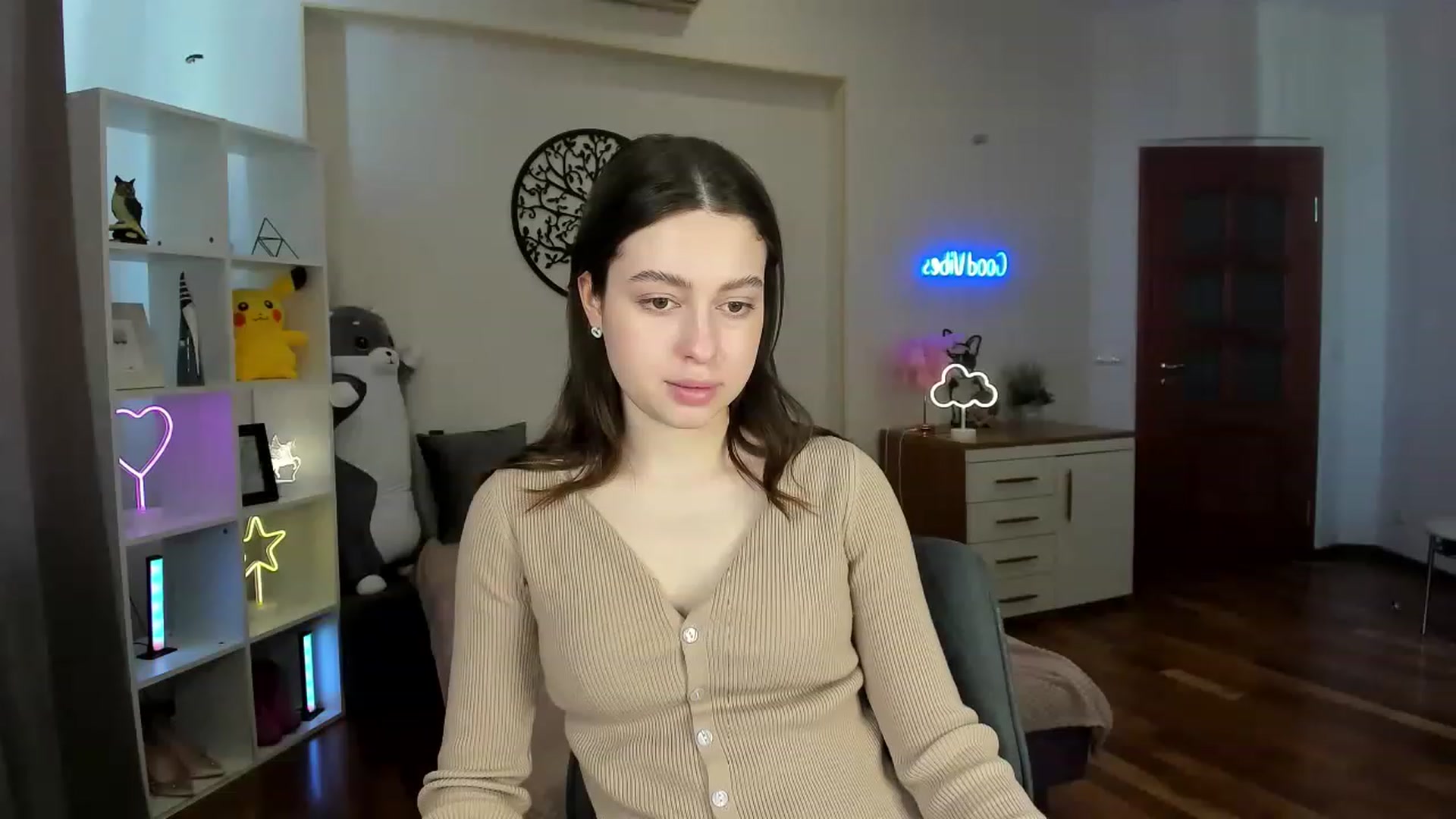 Gallery image thumbnail from LoraAmes's myfreecams stream on, 03/14/2023, 08:38 image 3 of 20