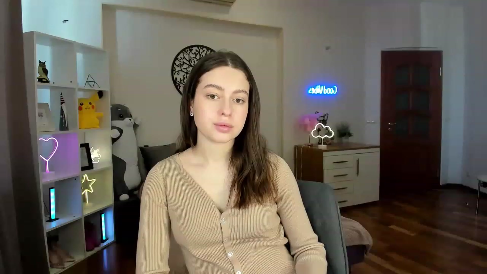 Gallery image thumbnail from LoraAmes's myfreecams stream on, 03/14/2023, 08:38 image 20 of 20