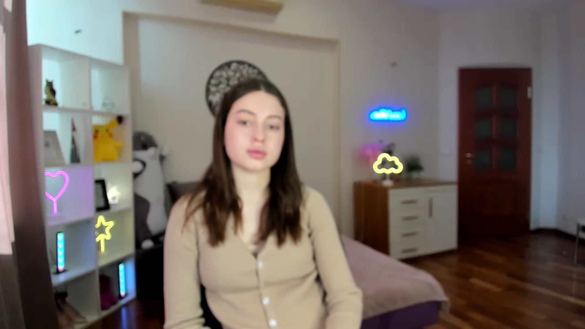 Gallery image thumbnail from LoraAmes's myfreecams stream on, 03/14/2023, 12:31 image 18 of 20