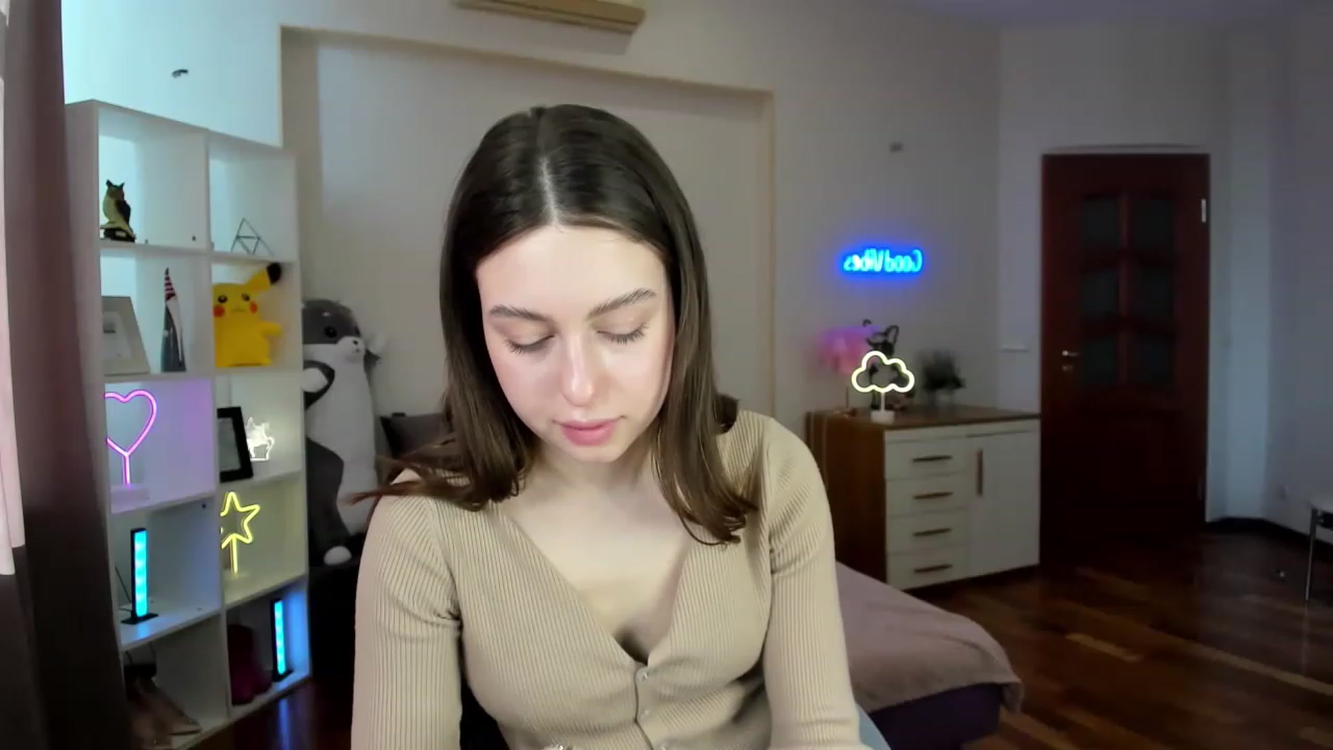 Gallery image thumbnail from LoraAmes's myfreecams stream on, 03/14/2023, 12:31 image 9 of 20