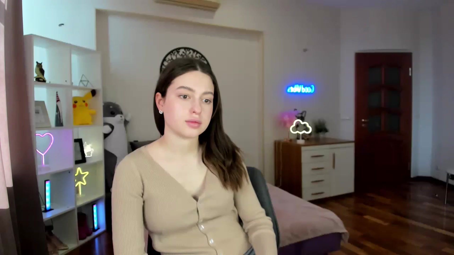 Gallery image thumbnail from LoraAmes's myfreecams stream on, 03/14/2023, 12:31 image 13 of 20