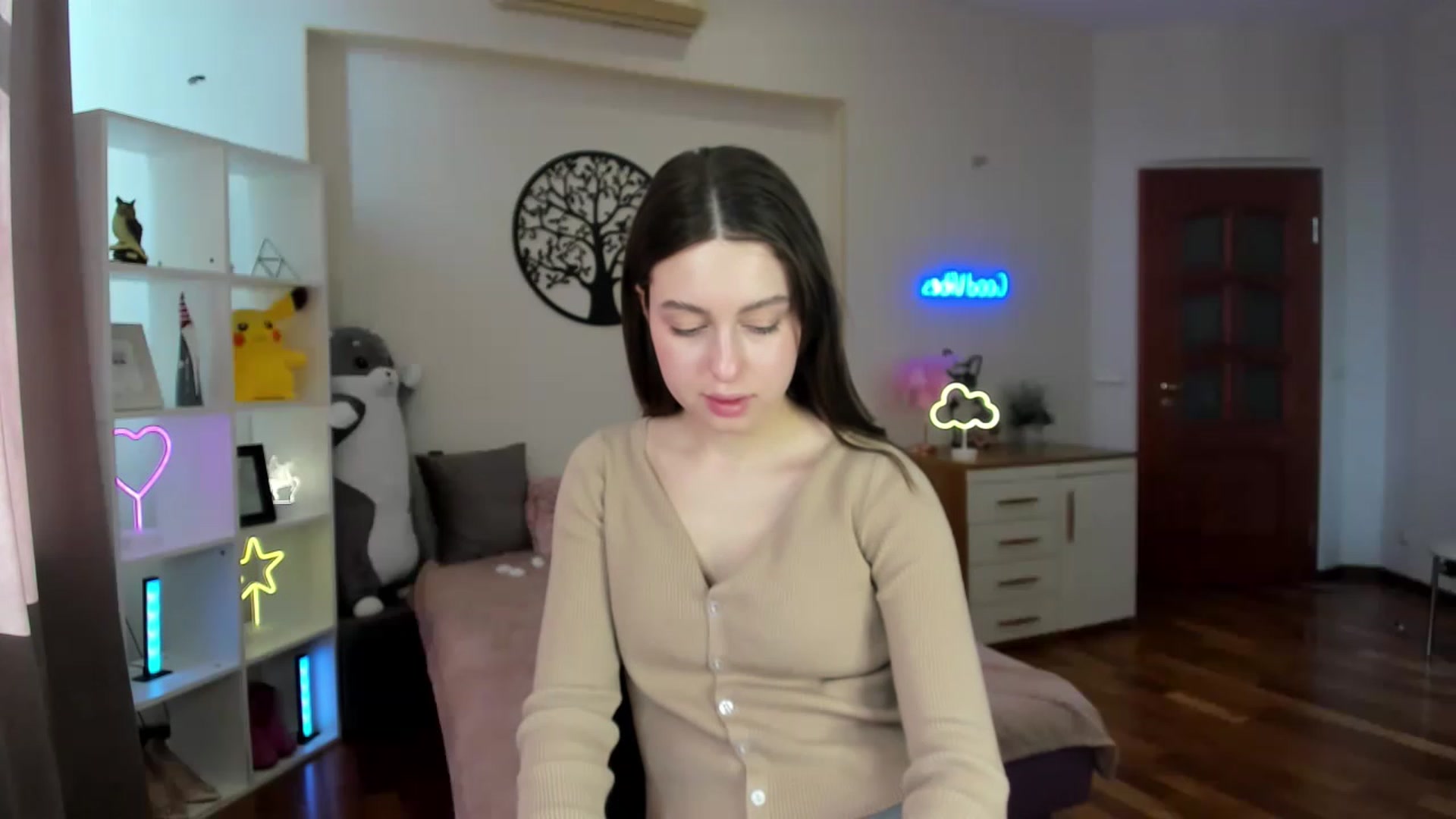 Gallery image thumbnail from LoraAmes's myfreecams stream on, 03/14/2023, 12:31 image 7 of 20