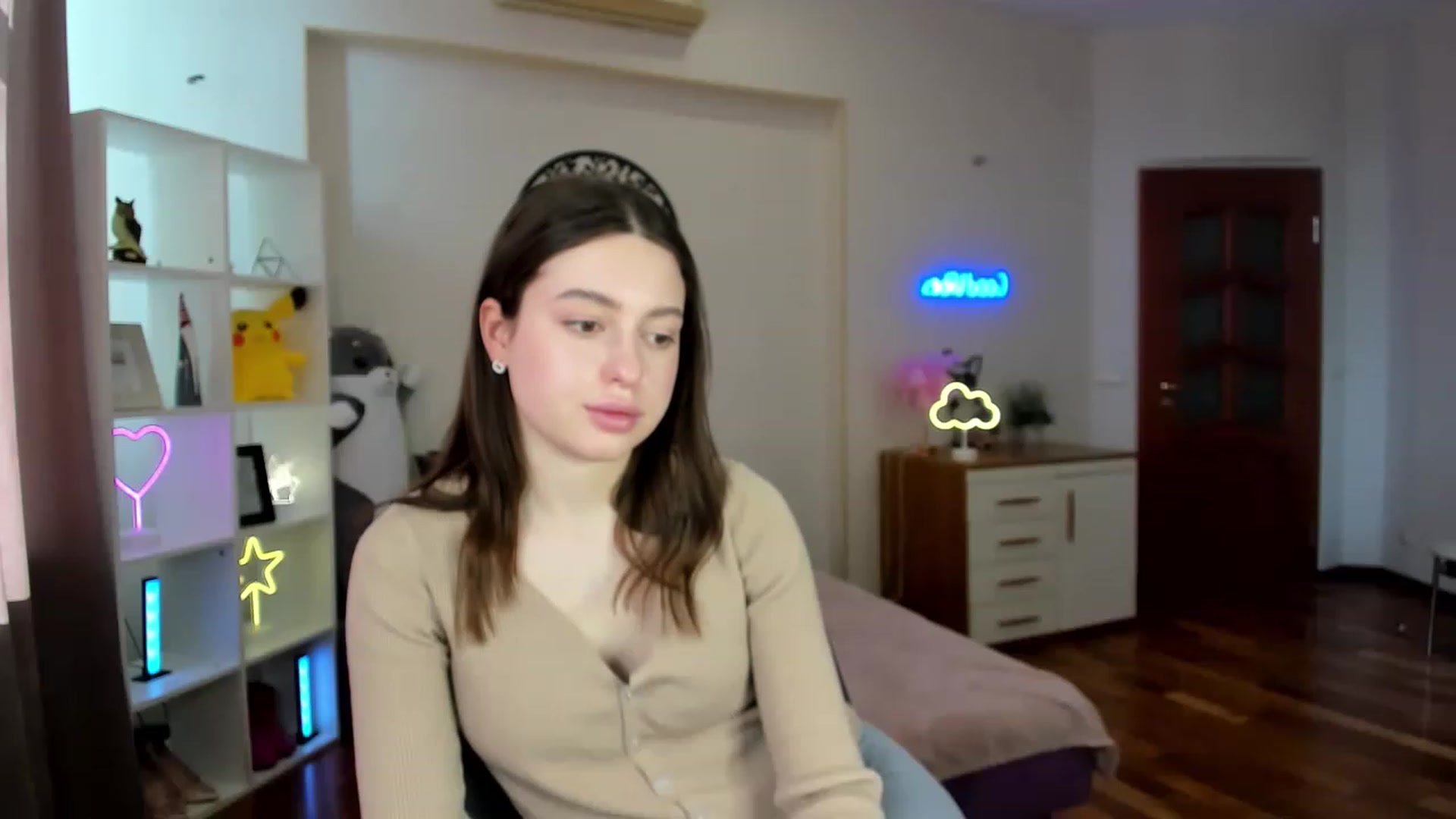 Gallery image thumbnail from LoraAmes's myfreecams stream on, 03/14/2023, 12:31 image 10 of 20