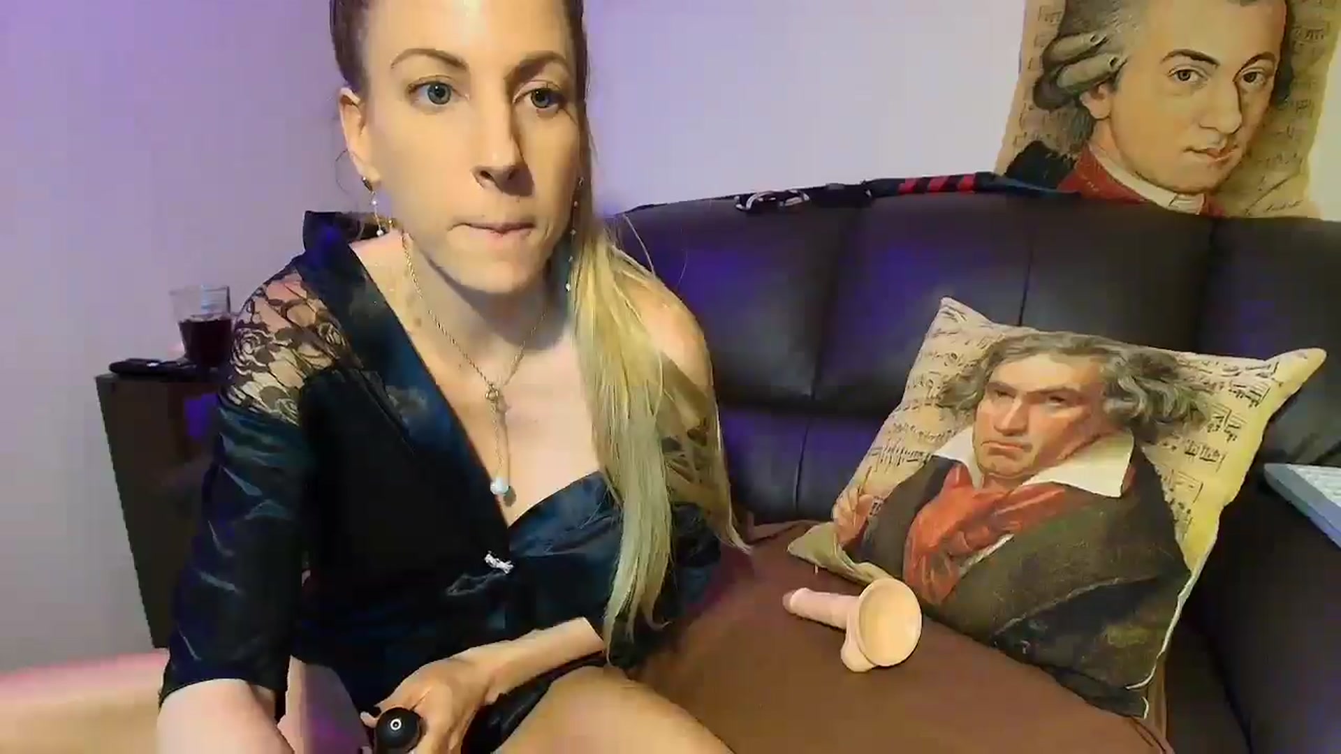 Gallery image thumbnail from LoraBee's myfreecams stream on, 03/06/2025, 20:13 image 12 of 20