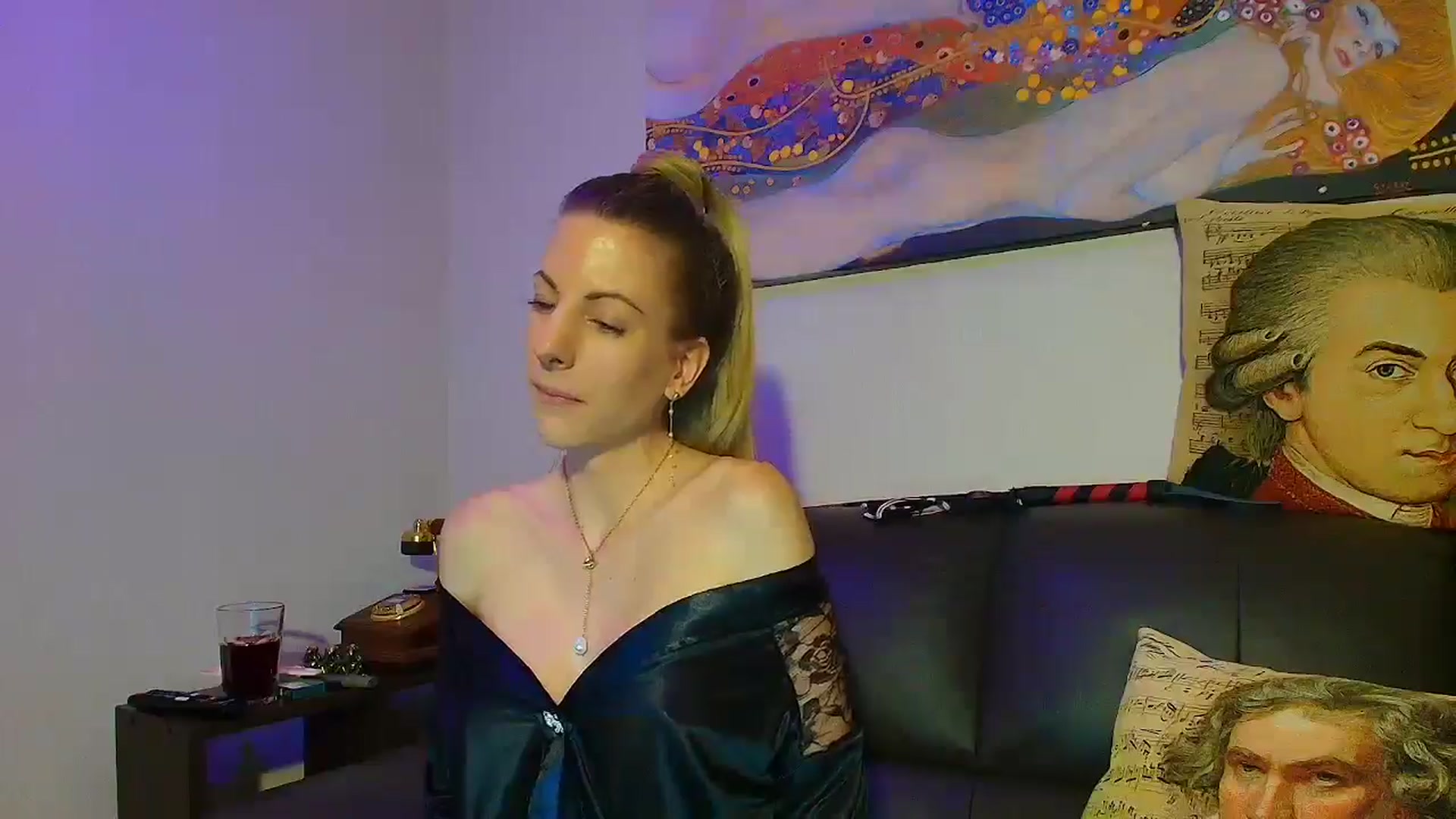 Gallery image thumbnail from LoraBee's myfreecams stream on, 03/06/2025, 20:13 image 11 of 20