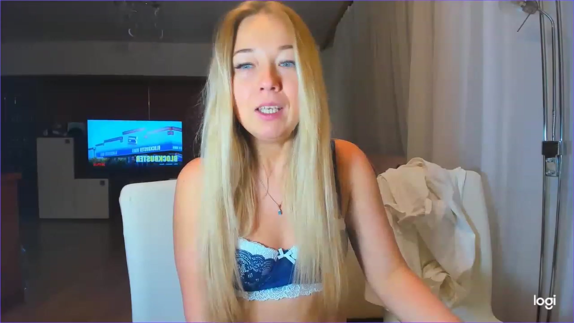 Gallery image thumbnail from LoraGlow's myfreecams stream on, 11/19/2022, 02:56 image 20 of 20
