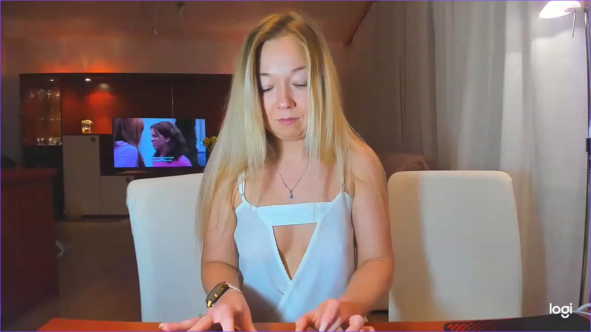 Gallery image thumbnail from LoraGlow's myfreecams stream on, 12/01/2022, 21:38 image 6 of 20