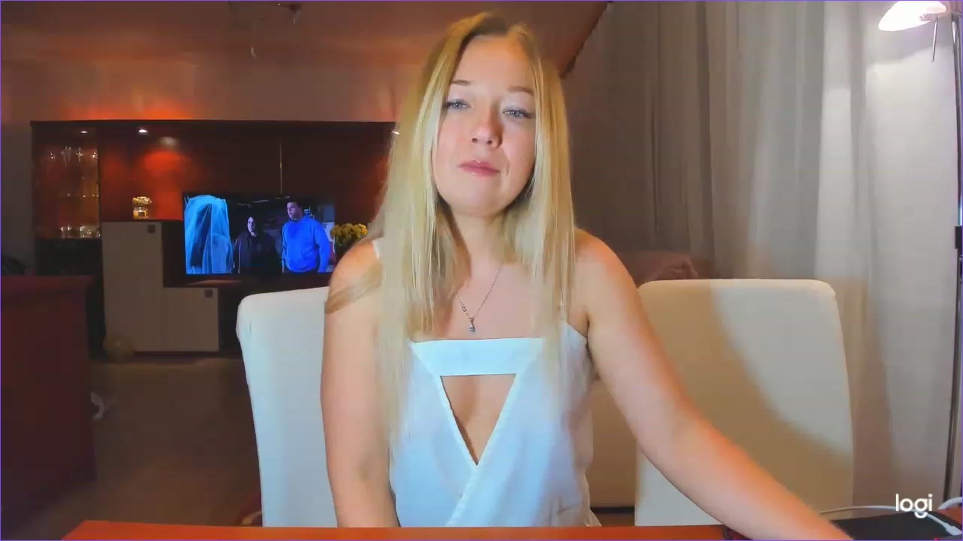 Gallery image thumbnail from LoraGlow's myfreecams stream on, 12/01/2022, 21:38 image 12 of 20