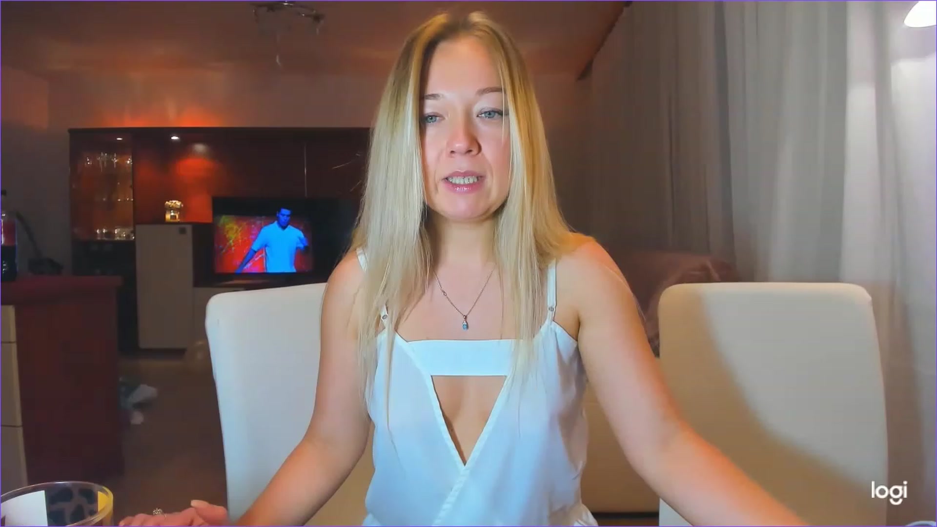 Gallery image thumbnail from LoraGlow's myfreecams stream on, 12/01/2022, 23:28 image 10 of 20