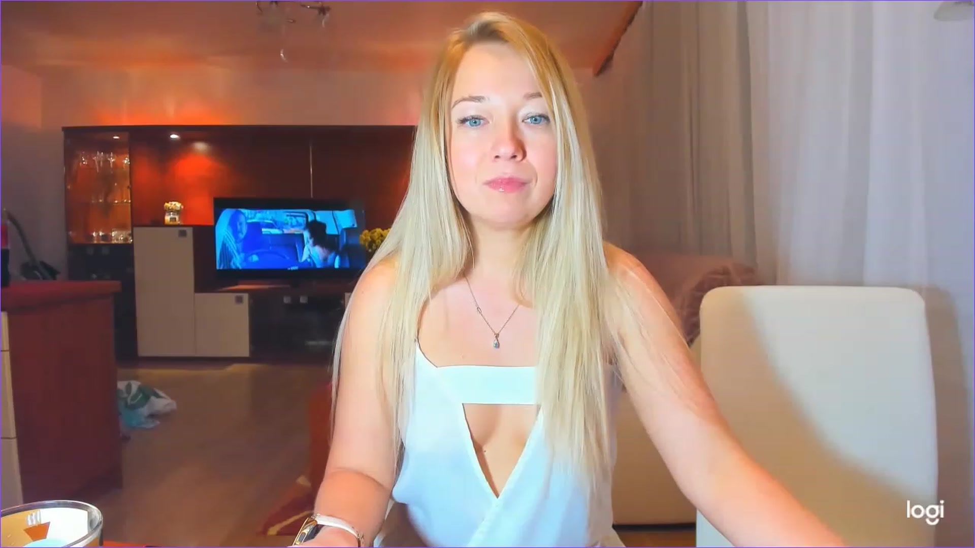 Gallery image thumbnail from LoraGlow's myfreecams stream on, 12/02/2022, 01:39 image 9 of 20