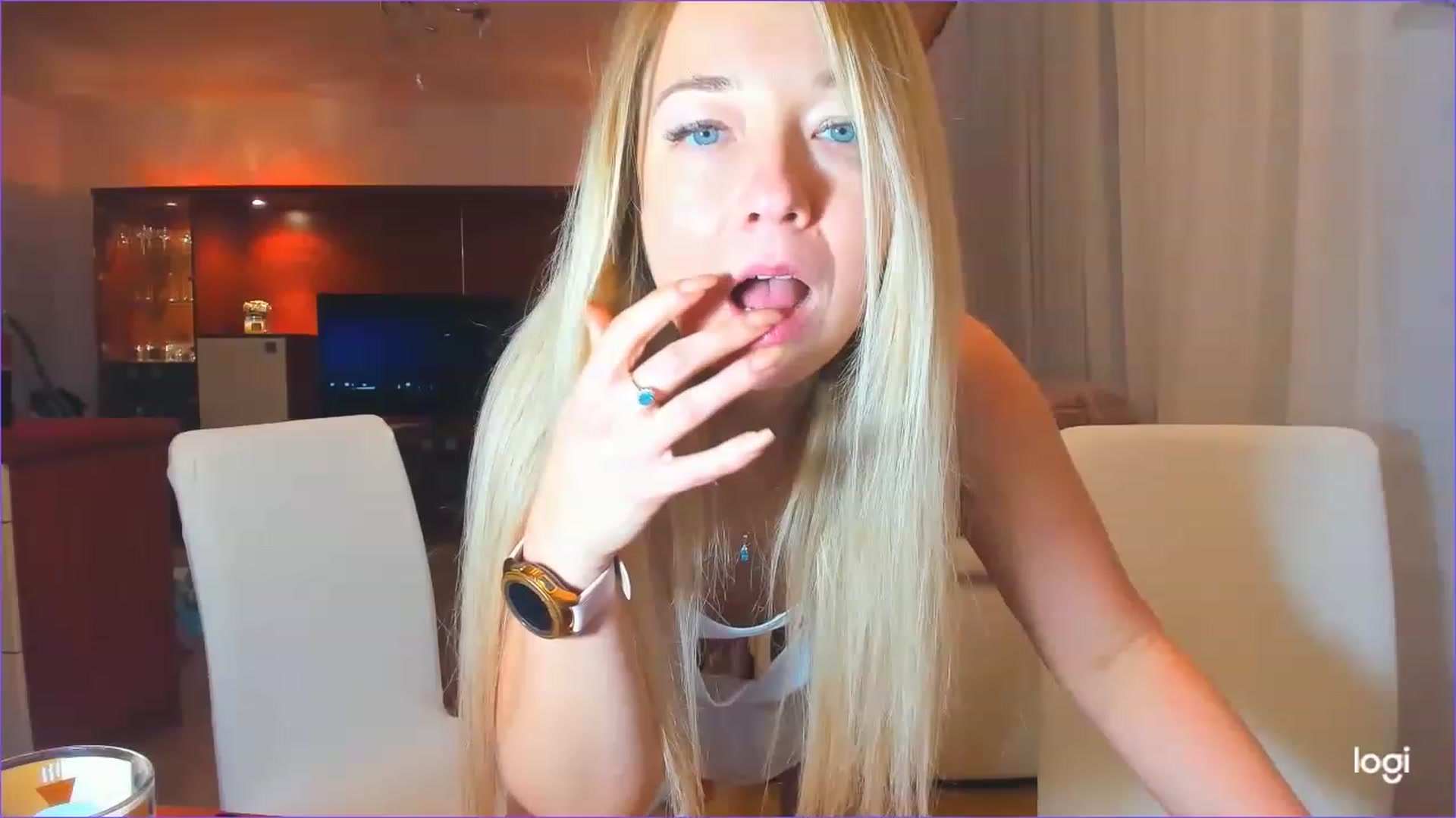 Gallery image thumbnail from LoraGlow's myfreecams stream on, 12/02/2022, 01:39 image 19 of 20