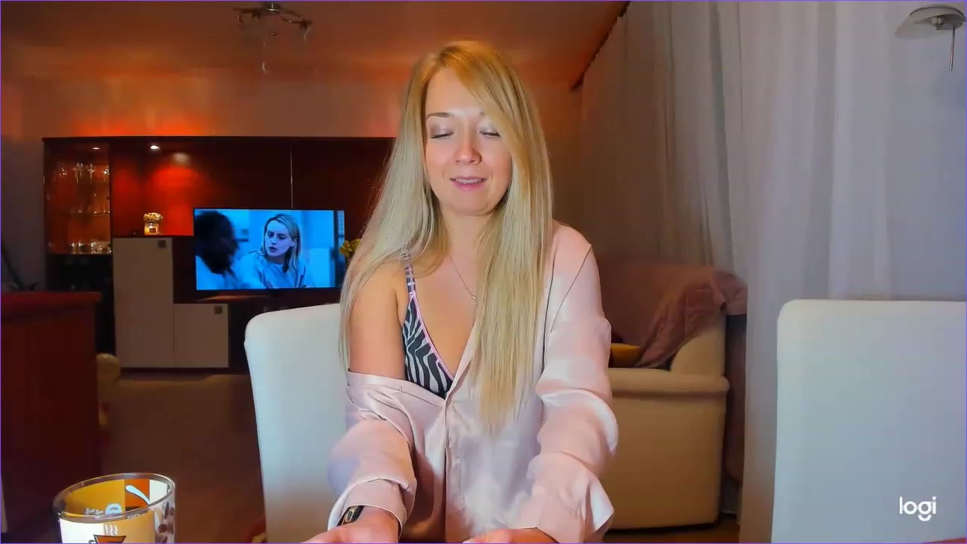 Gallery image thumbnail from LoraGlow's myfreecams stream on, 12/02/2022, 23:54 image 5 of 20