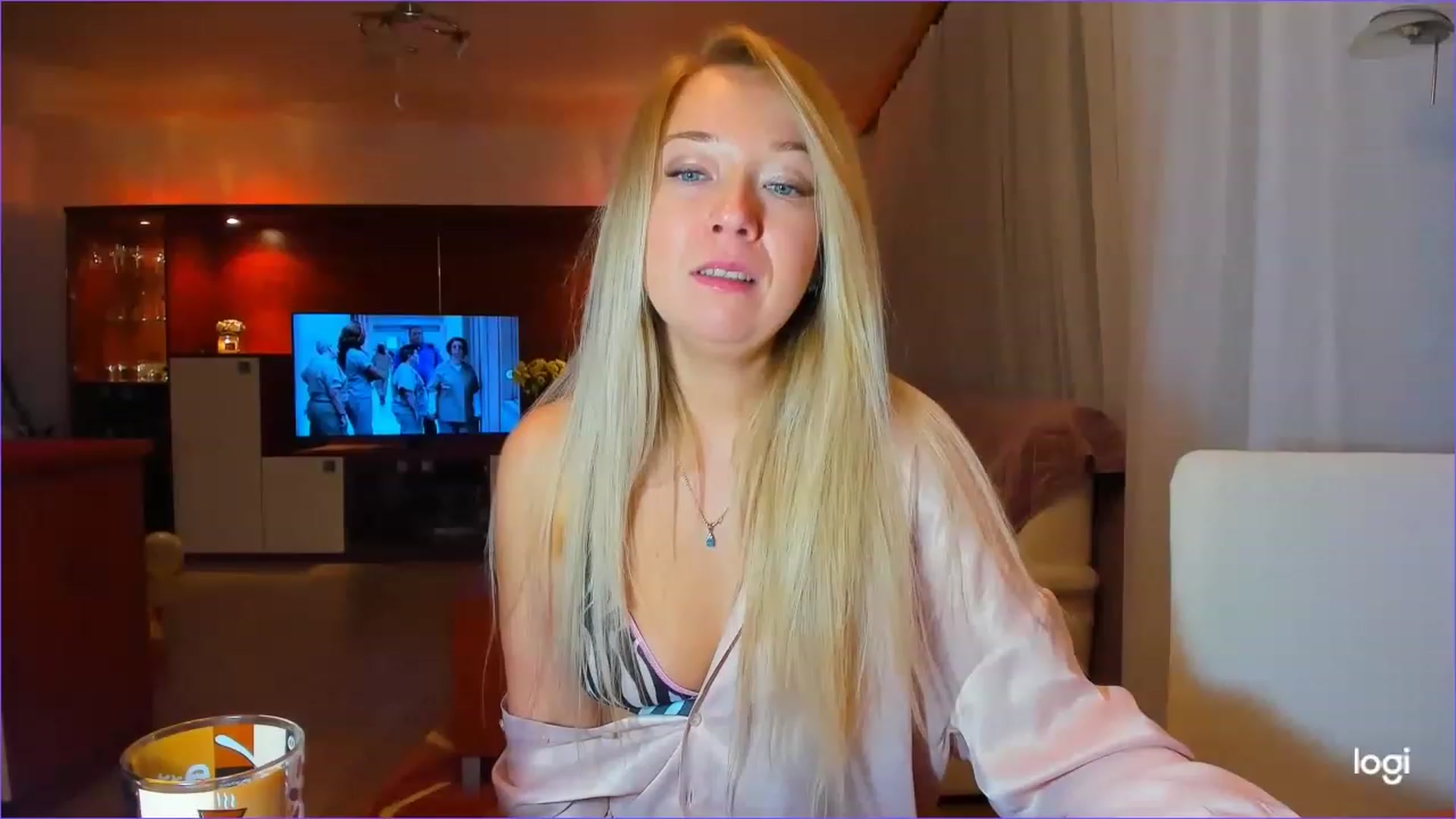 Gallery image thumbnail from LoraGlow's myfreecams stream on, 12/02/2022, 23:54 image 3 of 20