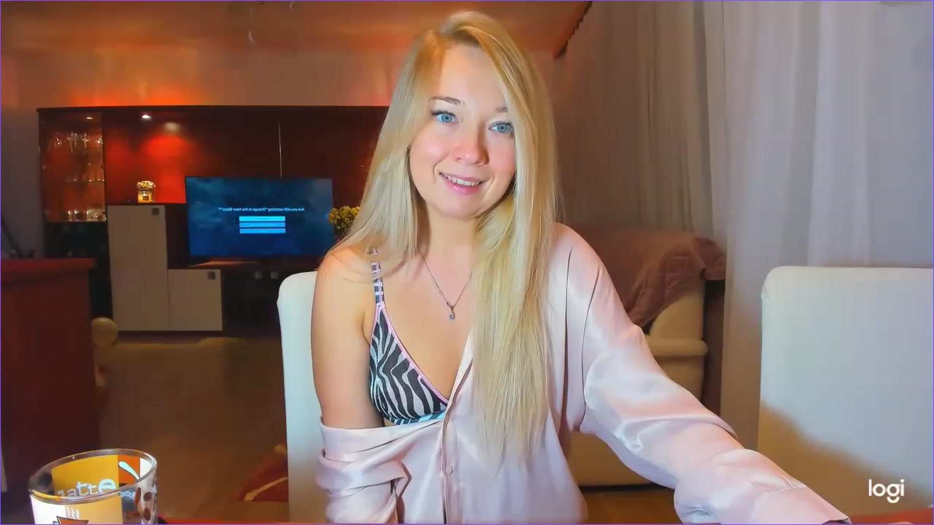 Gallery image thumbnail from LoraGlow's myfreecams stream on, 12/02/2022, 23:54 image 18 of 20