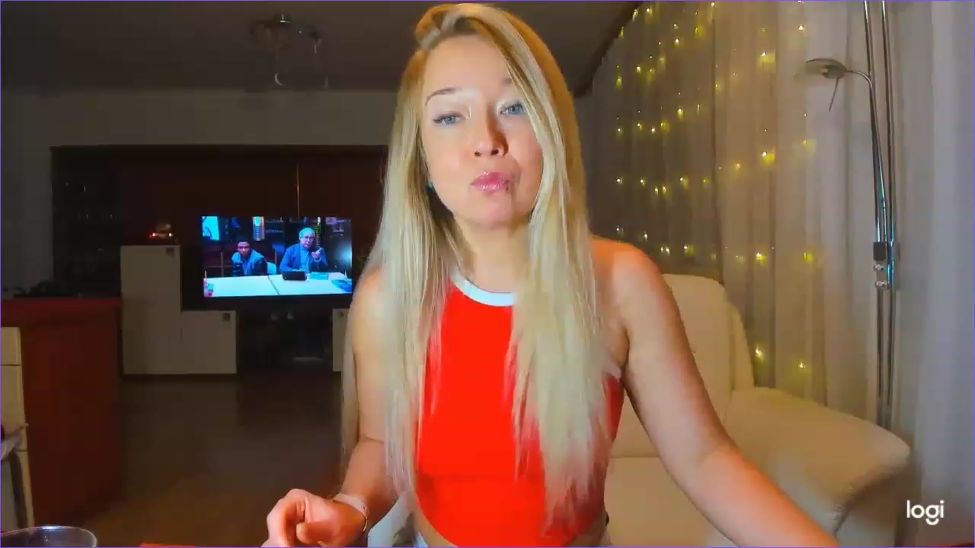 Gallery image thumbnail from LoraGlow's myfreecams stream on, 12/05/2022, 21:43 image 1 of 20