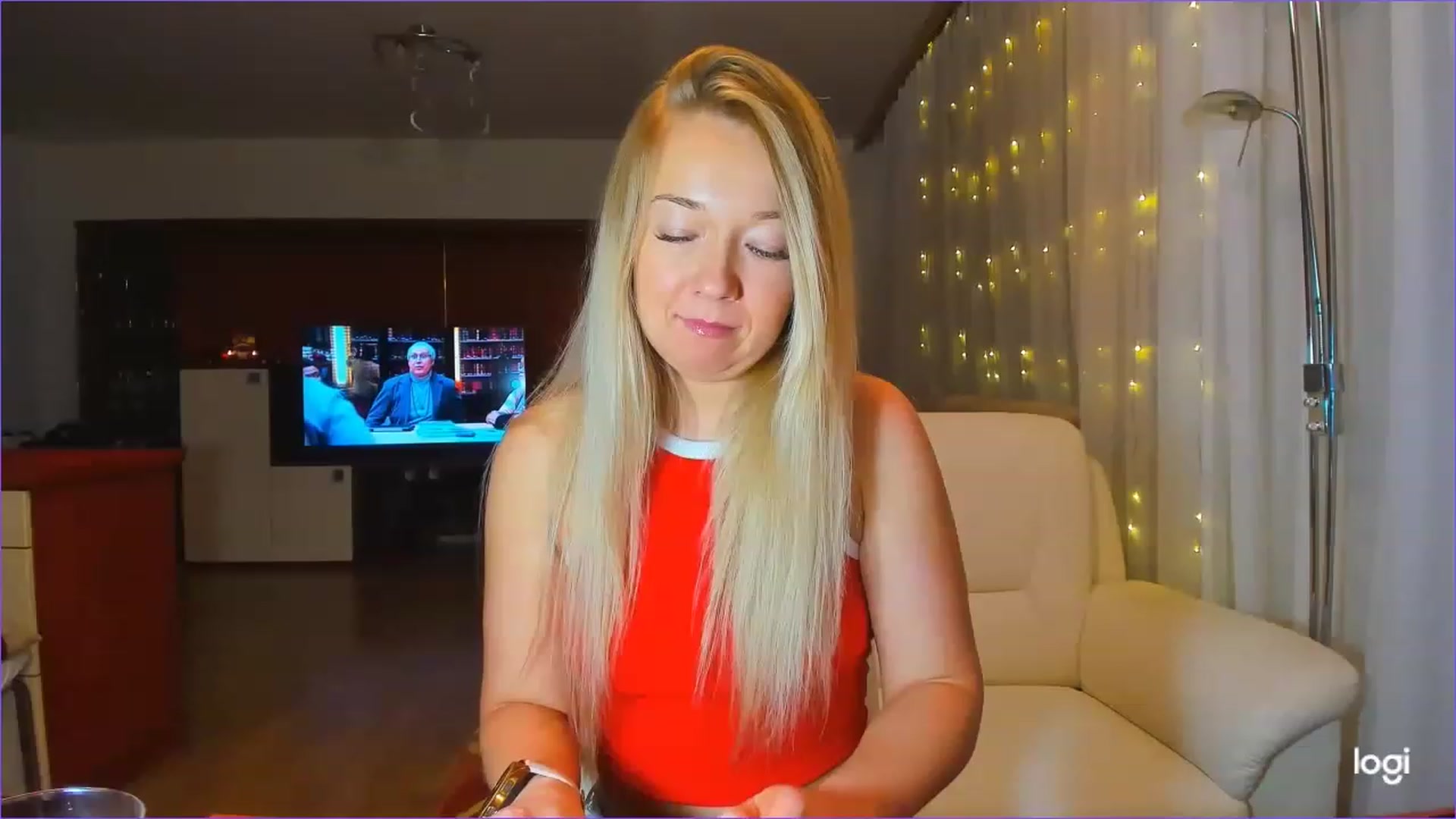 Gallery image thumbnail from LoraGlow's myfreecams stream on, 12/05/2022, 21:43 image 3 of 20