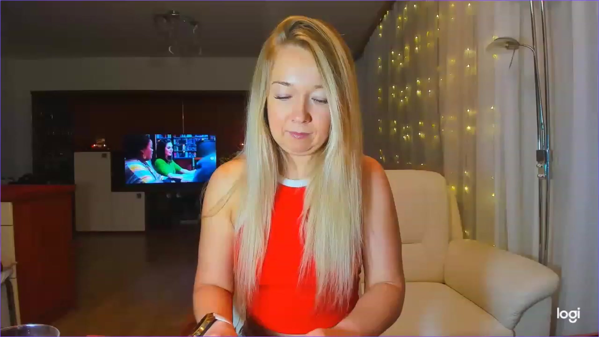 Gallery image thumbnail from LoraGlow's myfreecams stream on, 12/05/2022, 21:43 image 4 of 20