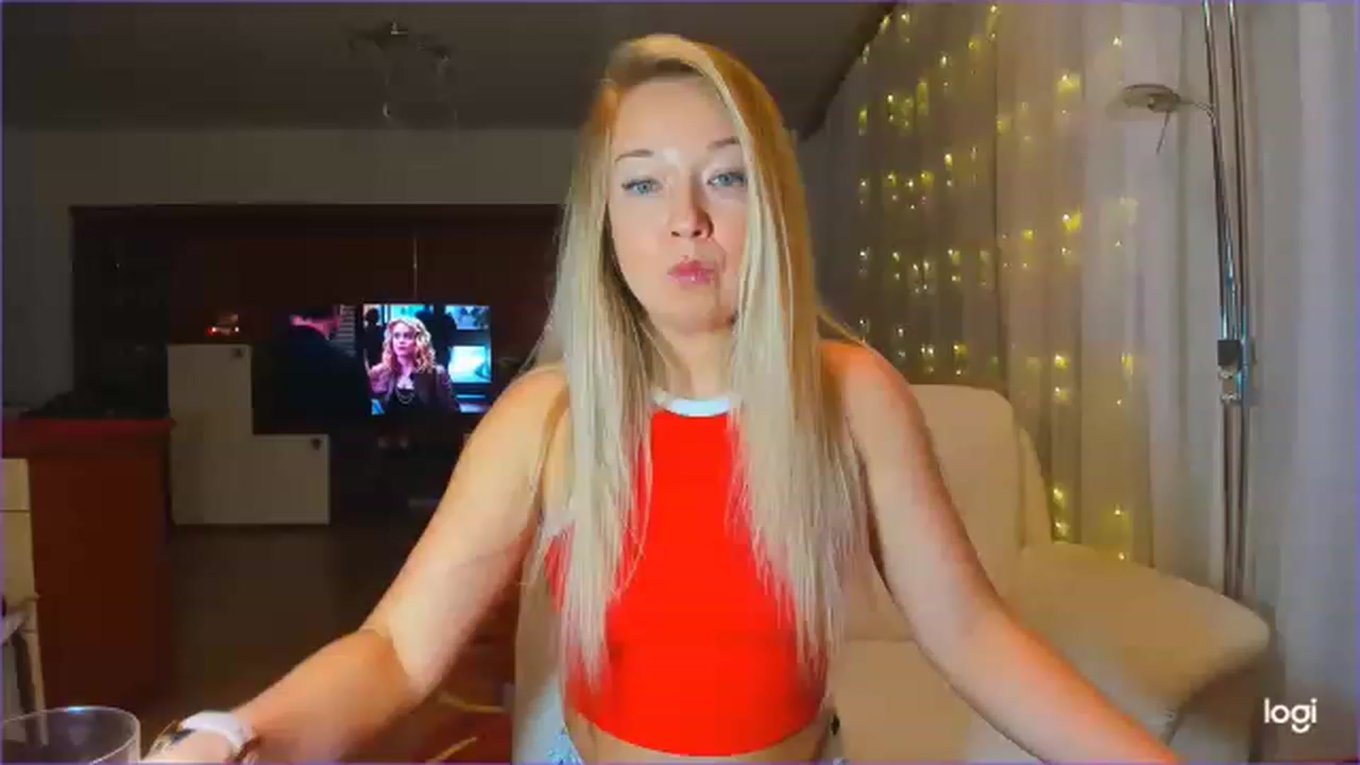 Gallery image thumbnail from LoraGlow's myfreecams stream on, 12/05/2022, 22:16 image 1 of 20