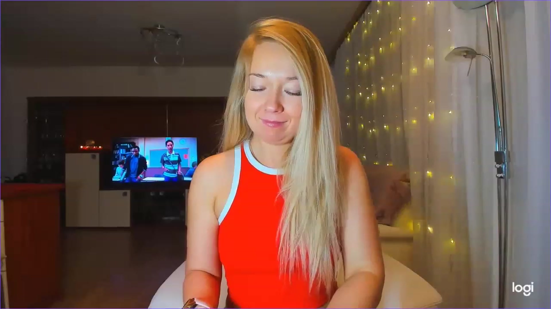Gallery image thumbnail from LoraGlow's myfreecams stream on, 12/05/2022, 23:49 image 6 of 20