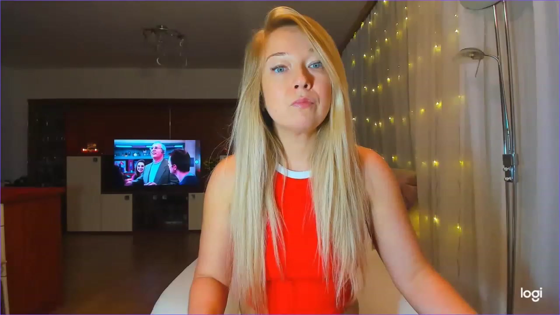 Gallery image thumbnail from LoraGlow's myfreecams stream on, 12/05/2022, 23:49 image 1 of 20