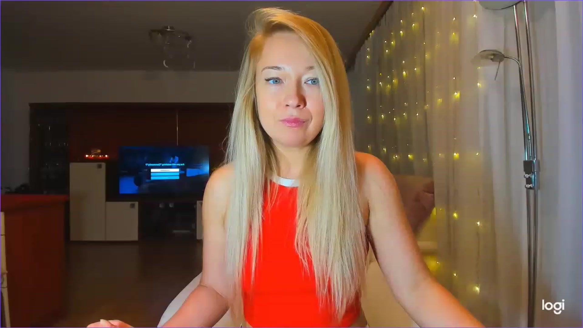 Gallery image thumbnail from LoraGlow's myfreecams stream on, 12/05/2022, 23:49 image 11 of 20