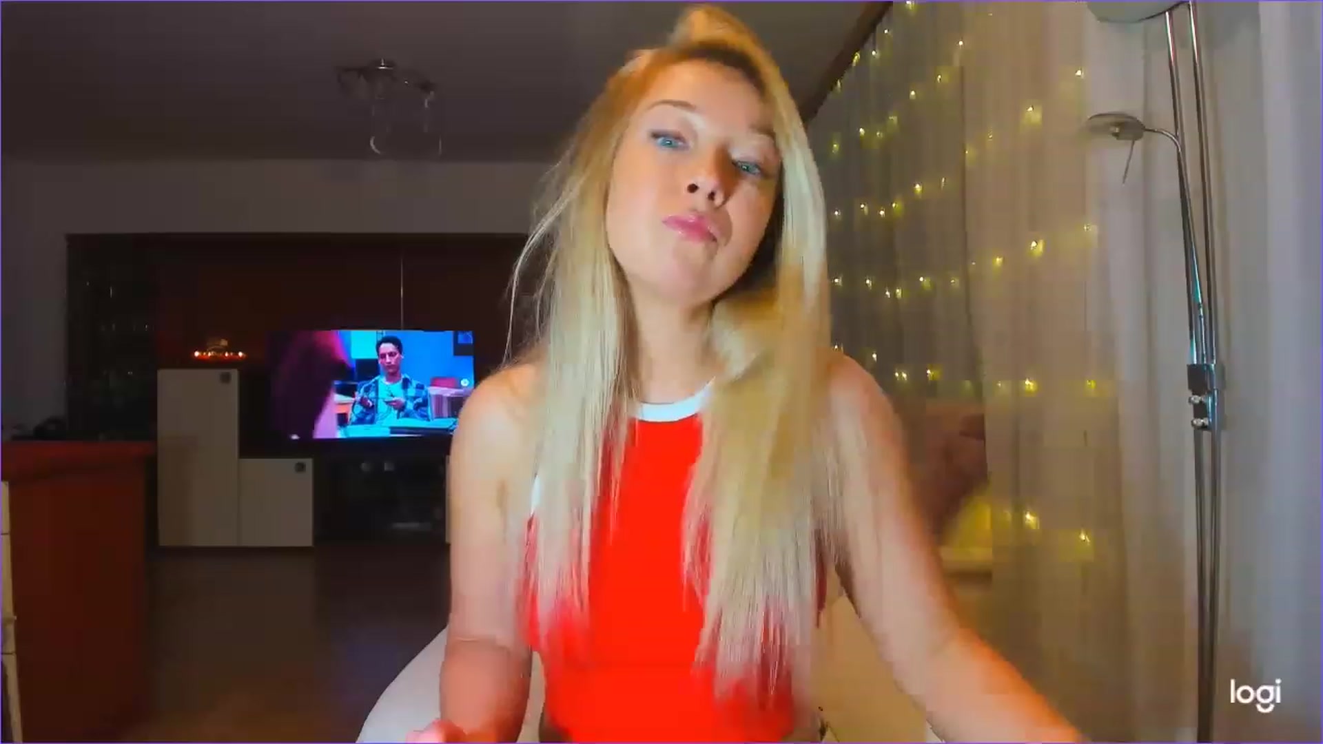 Gallery image thumbnail from LoraGlow's myfreecams stream on, 12/05/2022, 23:49 image 4 of 20