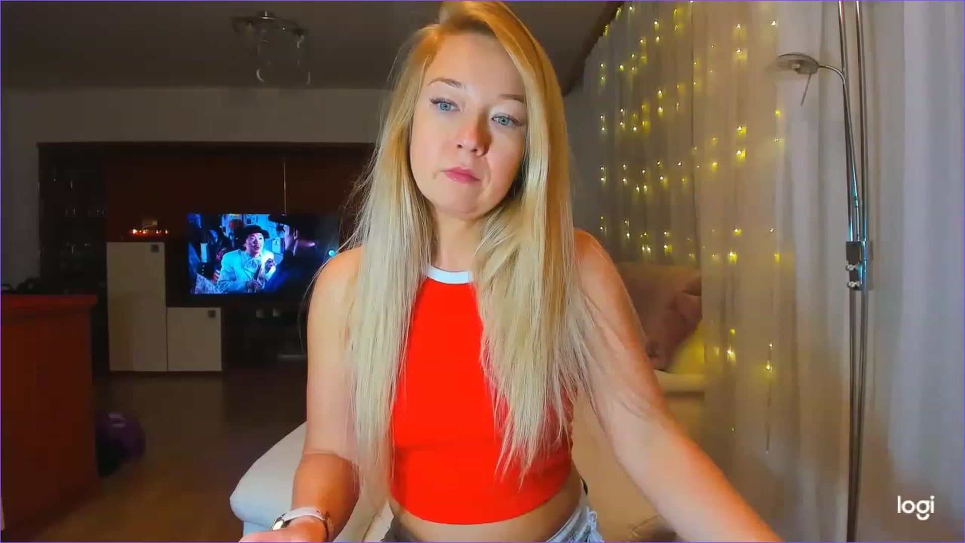 Gallery image thumbnail from LoraGlow's myfreecams stream on, 12/06/2022, 02:01 image 6 of 20