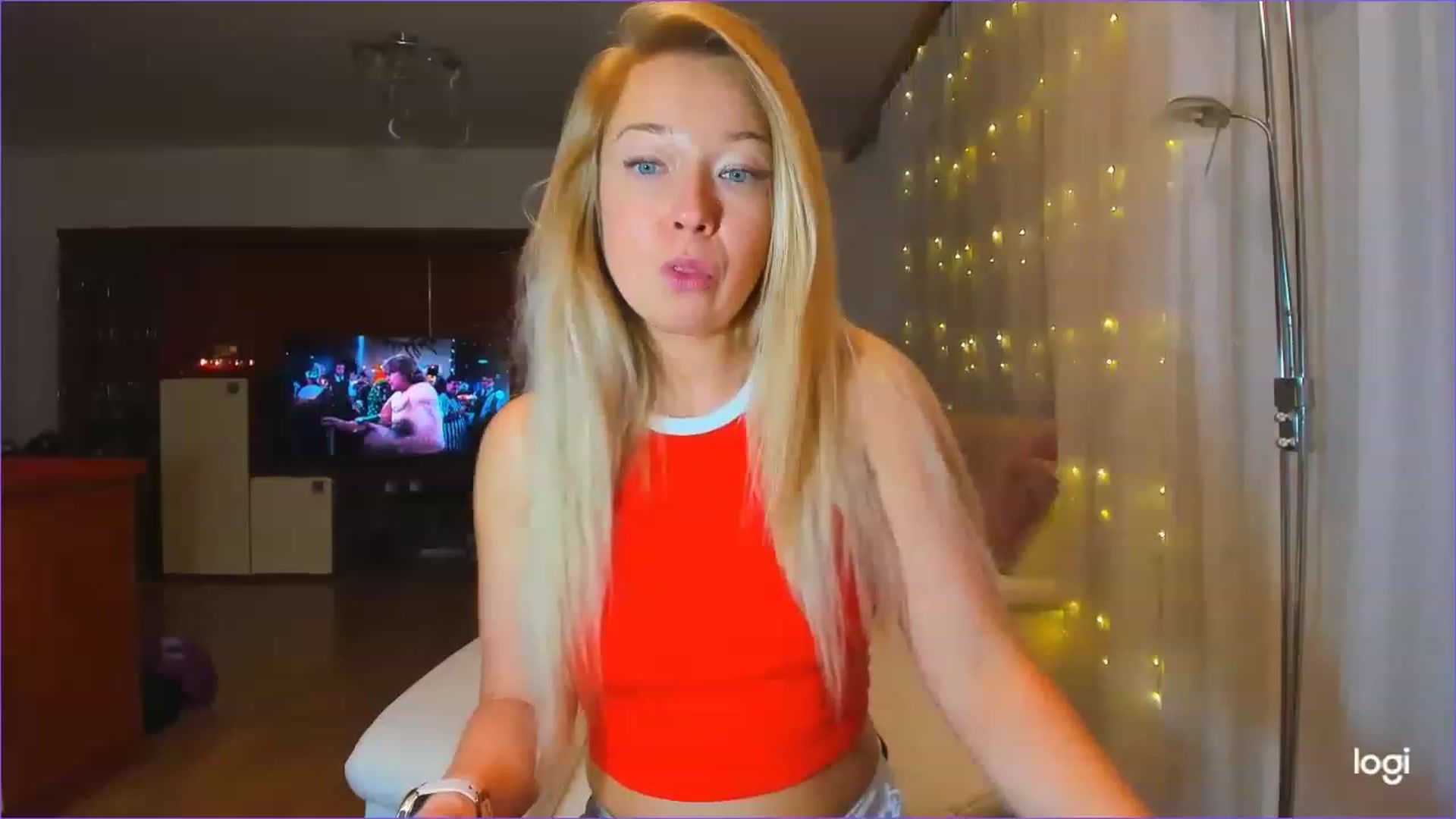 Gallery image thumbnail from LoraGlow's myfreecams stream on, 12/06/2022, 02:01 image 3 of 20