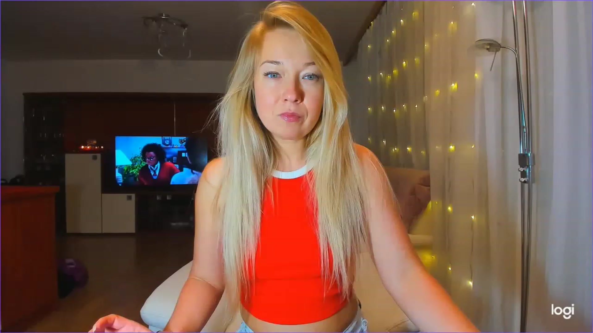 Gallery image thumbnail from LoraGlow's myfreecams stream on, 12/06/2022, 02:01 image 4 of 20