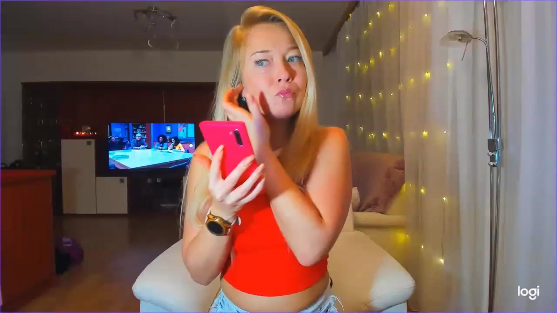 Gallery image thumbnail from LoraGlow's myfreecams stream on, 12/06/2022, 02:01 image 13 of 20